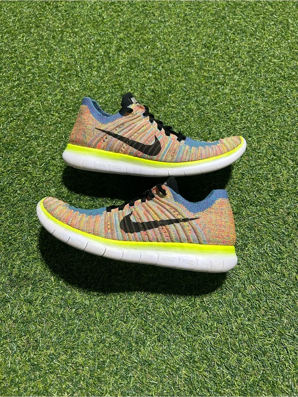Nike Flyknit Free Run Sneakers